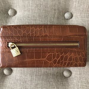 Anne Klein leather wallet in great condition